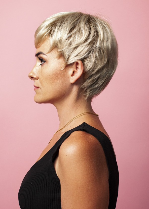 Dámska syntetická platinová parochňa - Krátka - Internetový obchod