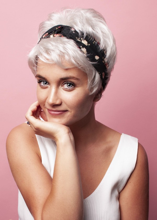 Short women's wig gray - Synthetic - Online store