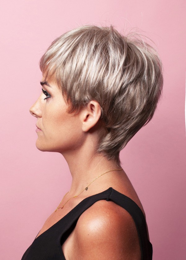 Kurze blonde Synthetikperücke - Laura - Online-Shop