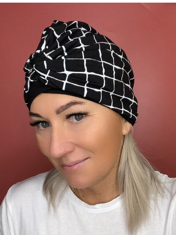 Bambusový turban v bielej a čiernej farbe