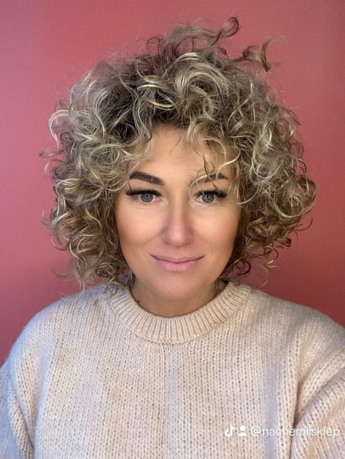 Curly wig, afro curls - Synthetic - Online store