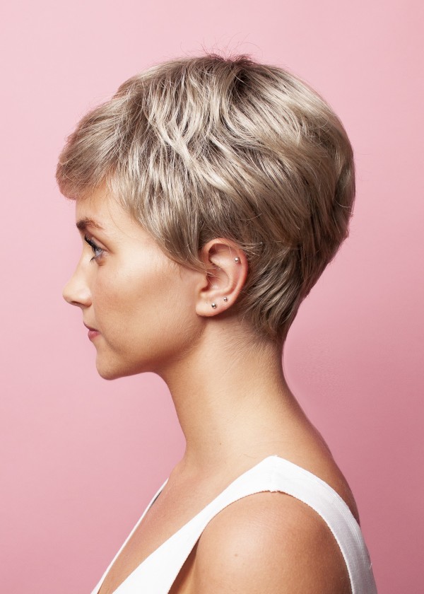 Kurze Platinperücke -Marzena- Online-Shop