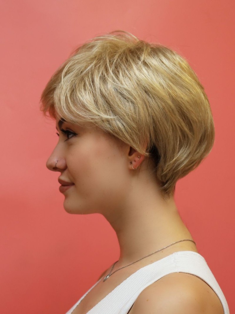 Krótka peruka syntetyczna blond - Mira