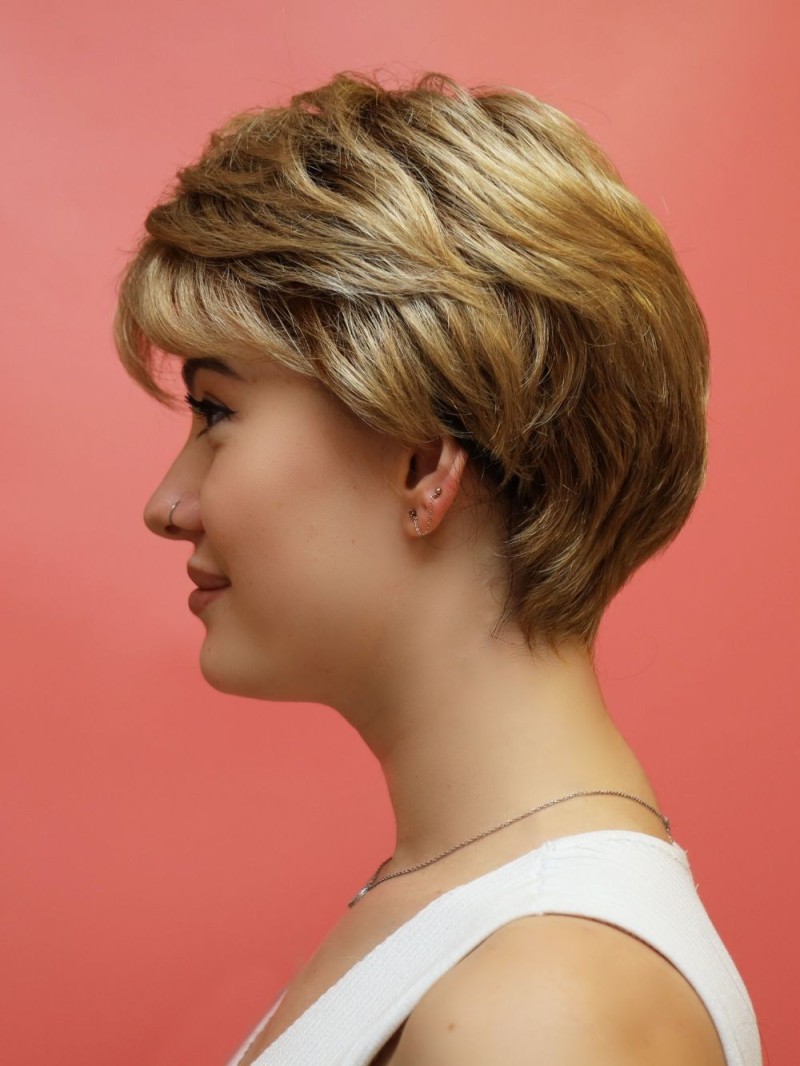 Krótka peruka syntetyczna blond vaniliowy -Luiza