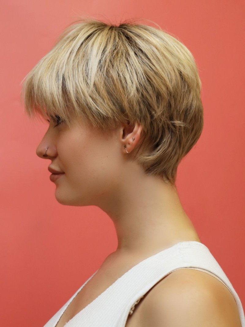 Syntetyczna peruka, krótka blond - Magdalena