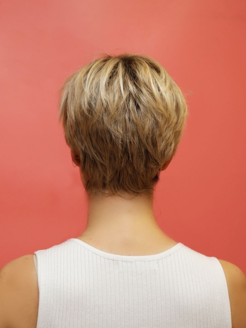 Syntetyczna peruka, krótka blond - Magdalena