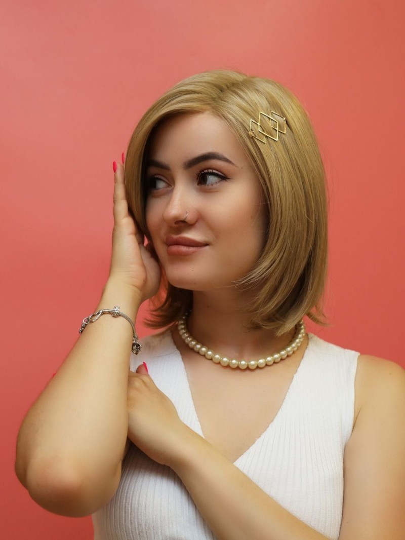 Syntetyczna, termoodporna peruka sheer blond - Alisa