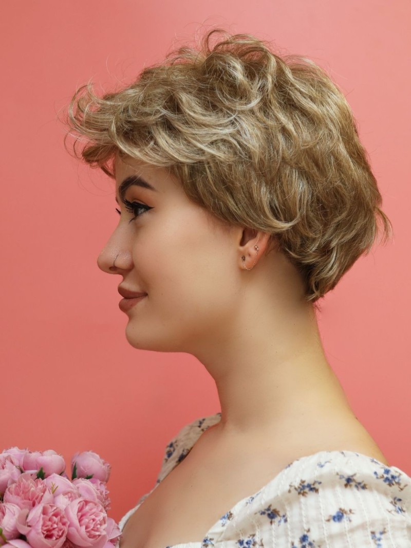 Syntetyczna peruka ciemny blond - Matylda
