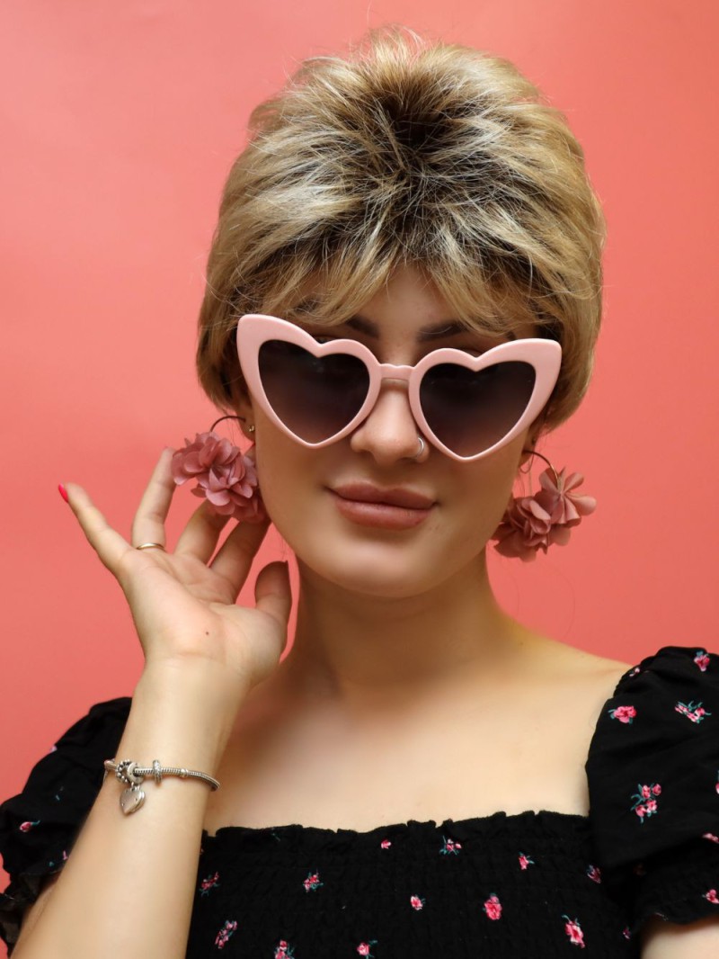 Krótka peruka - syntetyczna - sklep internetowy