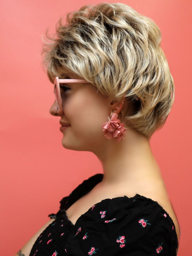 Krótka peruka - syntetyczna - sklep internetowy