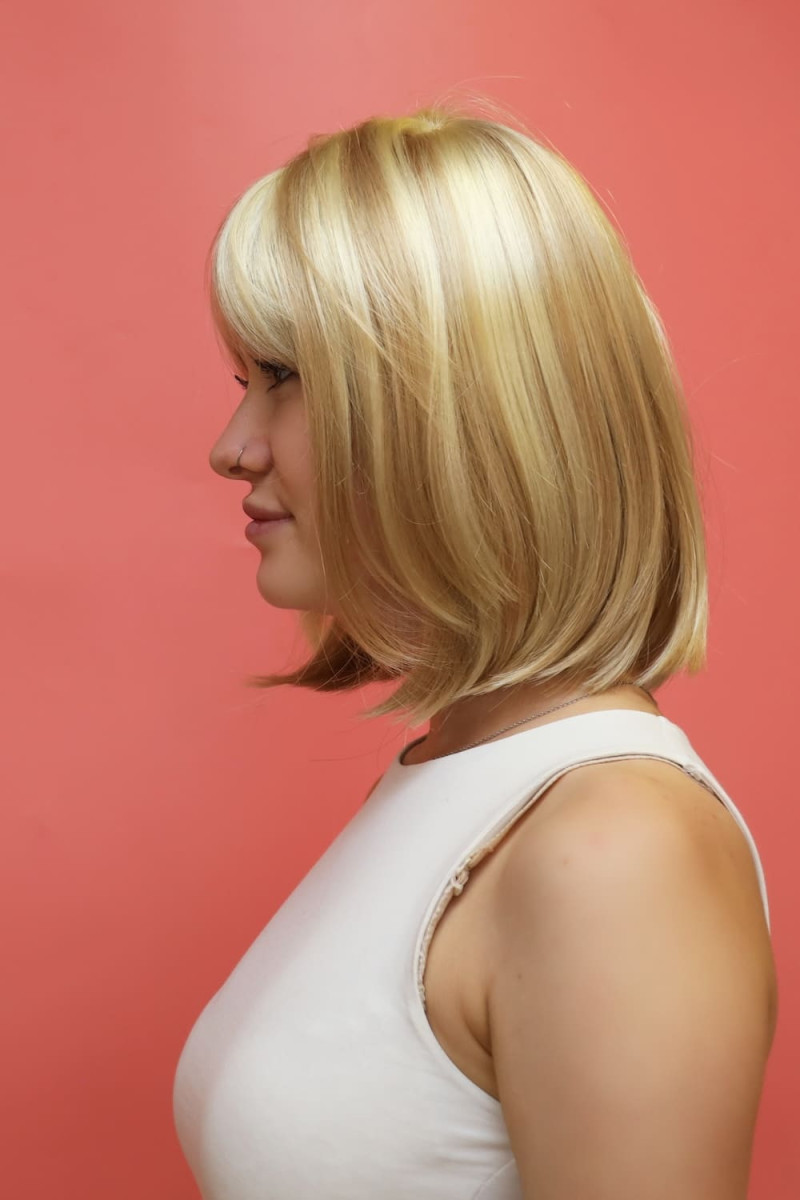 Synthetic wig - with bangs - Online Store