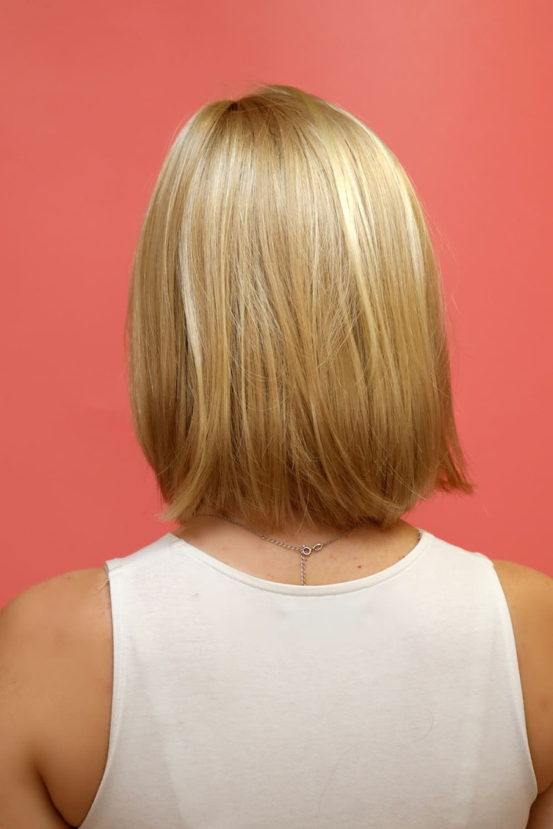 Synthetic wig - with bangs - Online Store