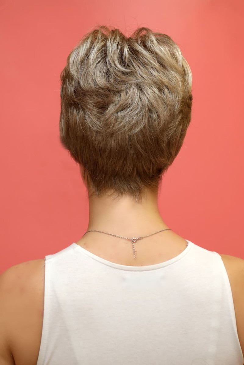 Synthetic wig - blonde - online store Poland